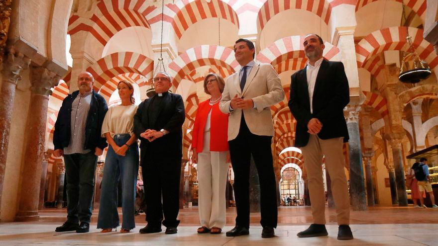 Mezquitas: Antecedentes, Fundación, Transformación